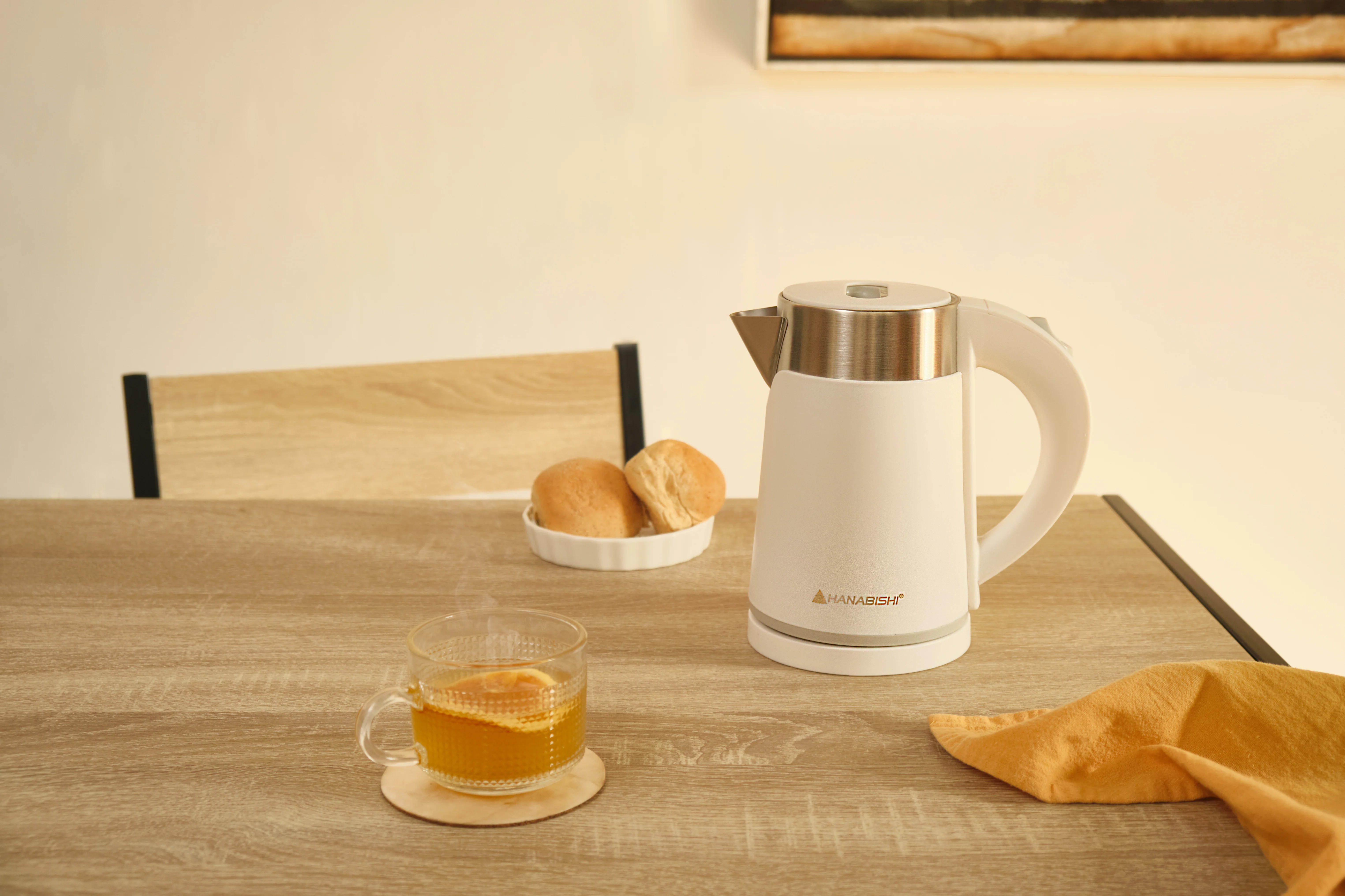 Hanabishi Electric Water Kettle Pearl White Series 0.8L HWK508WHT - Image 2